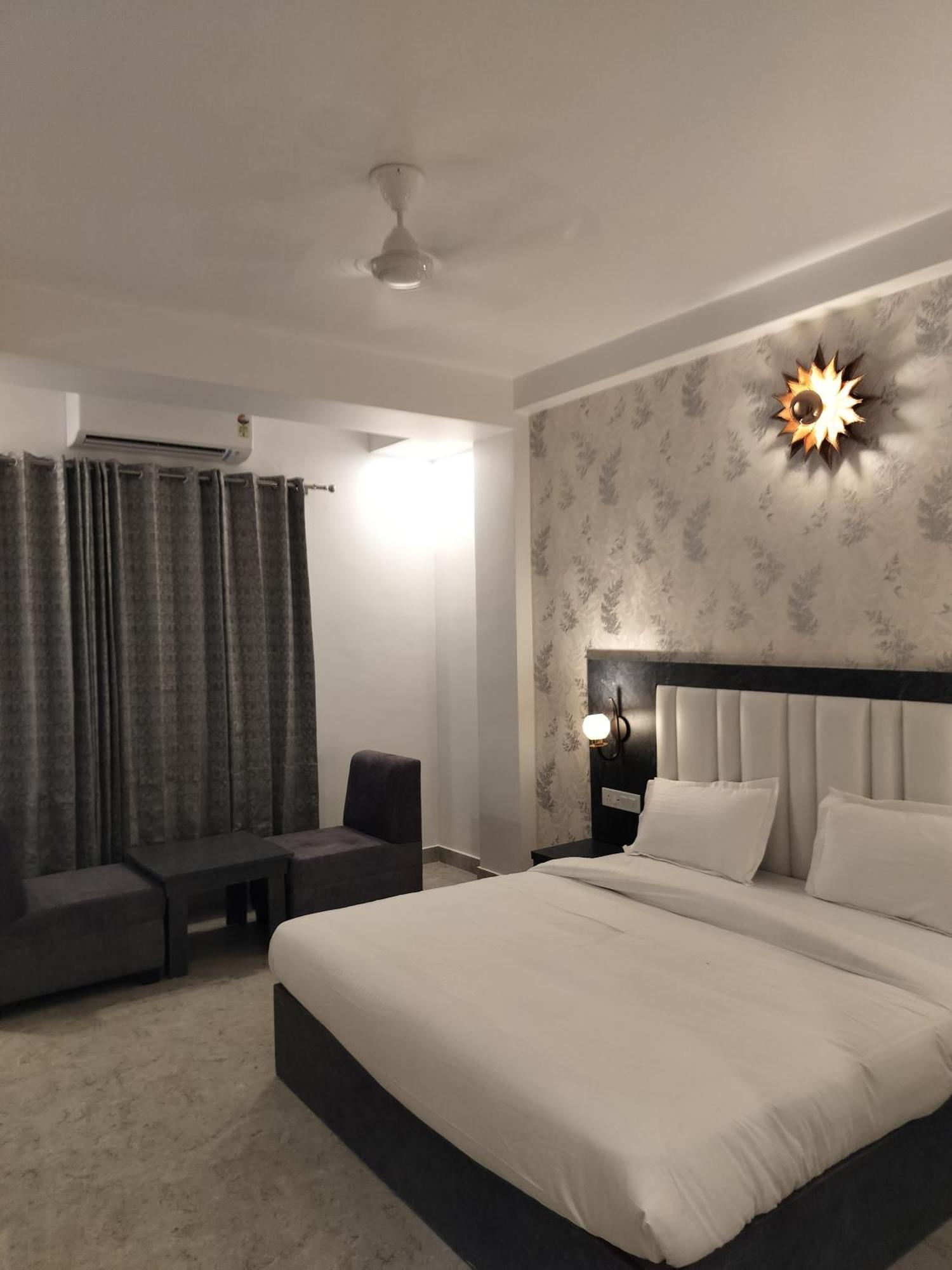 Hotel Varanasi Inn Eksteriør bilde